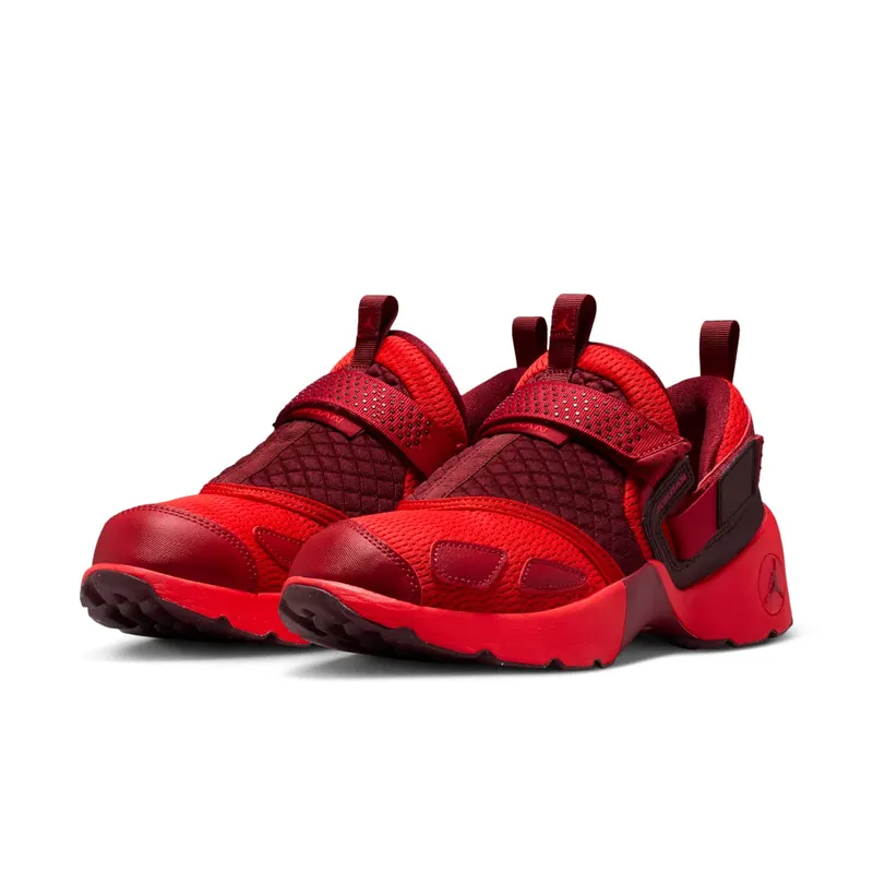 Jordan Trunner LX “Chile Red” (HQ2164-601)
