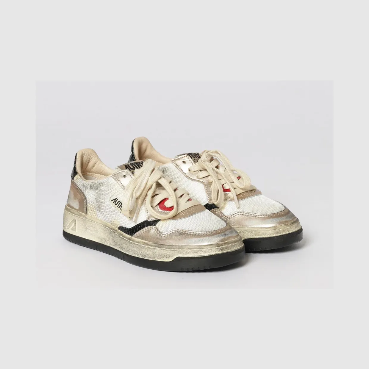 Autry Medalist Low Super Vintage Sneakers in Used Leather and Mesh White (AVLWMS09)