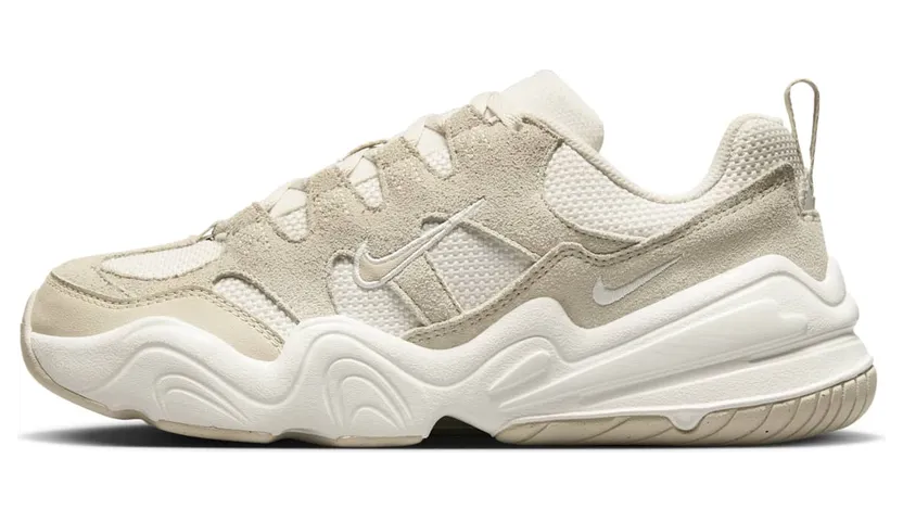 Nike TECH HERA “Light Orewood brown” (DR9761-002)