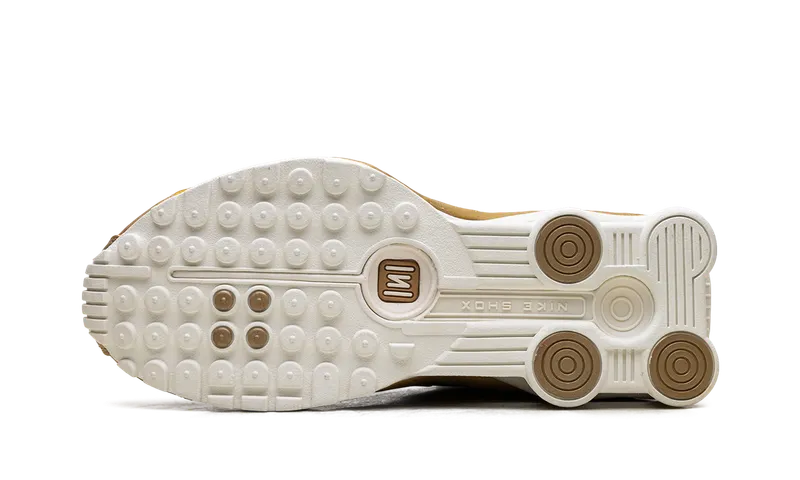 Nike Shox R4 “Metallic Gold” (AR3565-010)