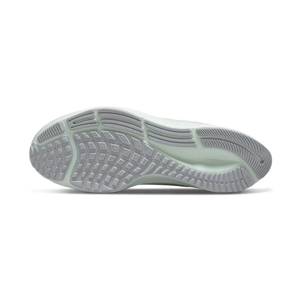 Nike Air Zoom Pegasus 38 Premiumen for Women (straat) White (DH6507-111)
