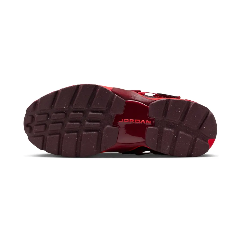 Jordan Trunner LX “Chile Red” (HQ2164-601)