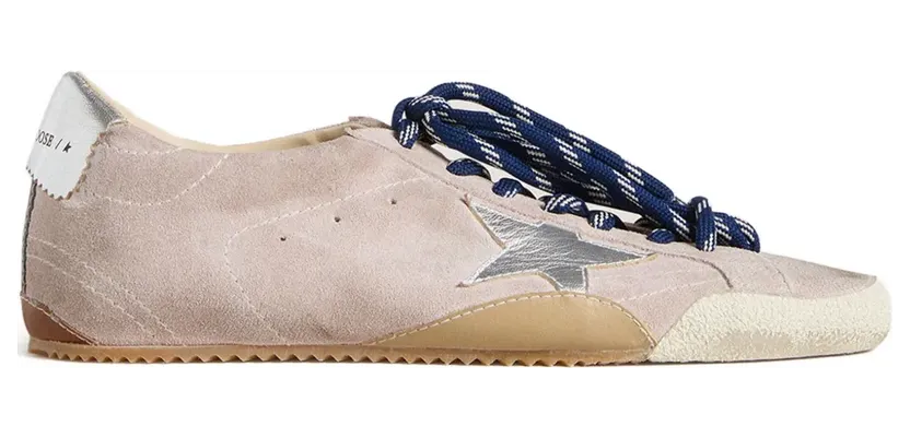 Golden Goose True-Star Sneakers aus pastellrosa Wildleder mit silberfarbenem Stern und Fersenlasche (GWF00922F007383)