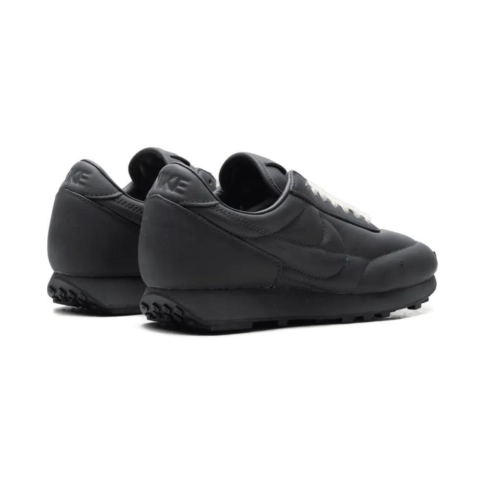Nike Daybreak “Anthracite / Light Bone” (IO4865-200)