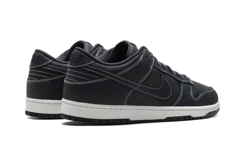 Nike Dunk Low “Off-Noir / Summit White” (IO4550-001)