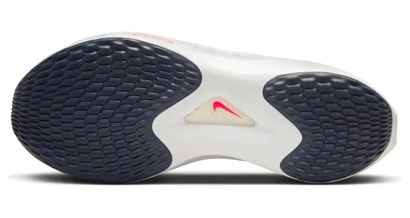 nike-zoom DM8968-100