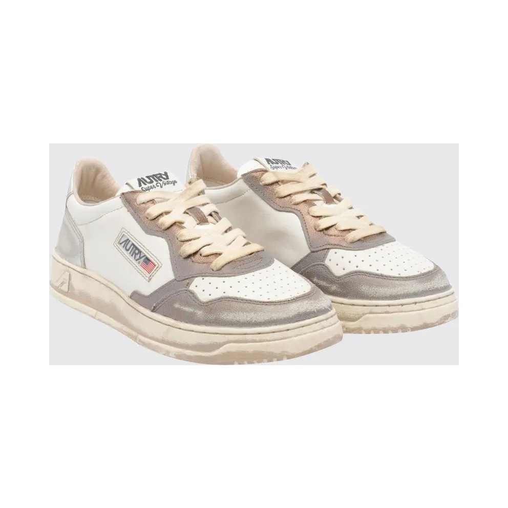 Autry Medalist Low Super Vintage Calfskin with Worn Effect Cream (AVLMMT08)