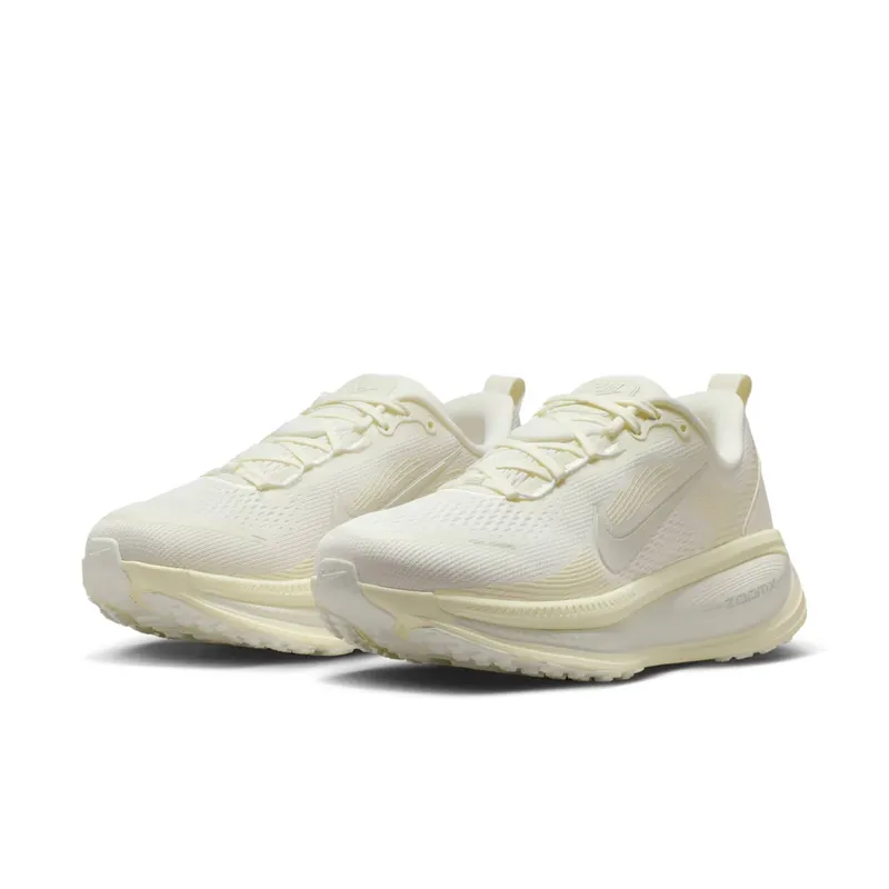 Nike Vomero 18 Sail Coconut Milk (HM6804-110)