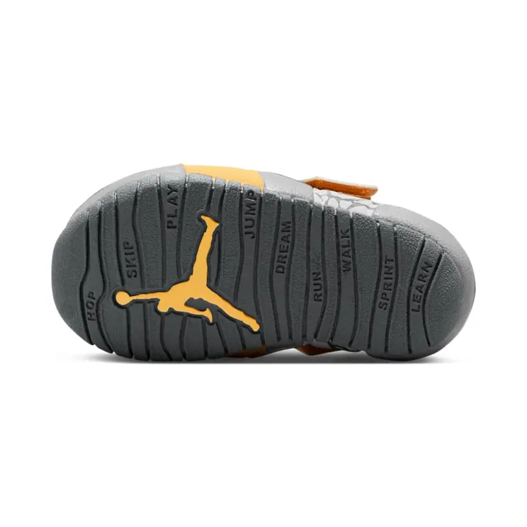 jordan-flare CI7850-700
