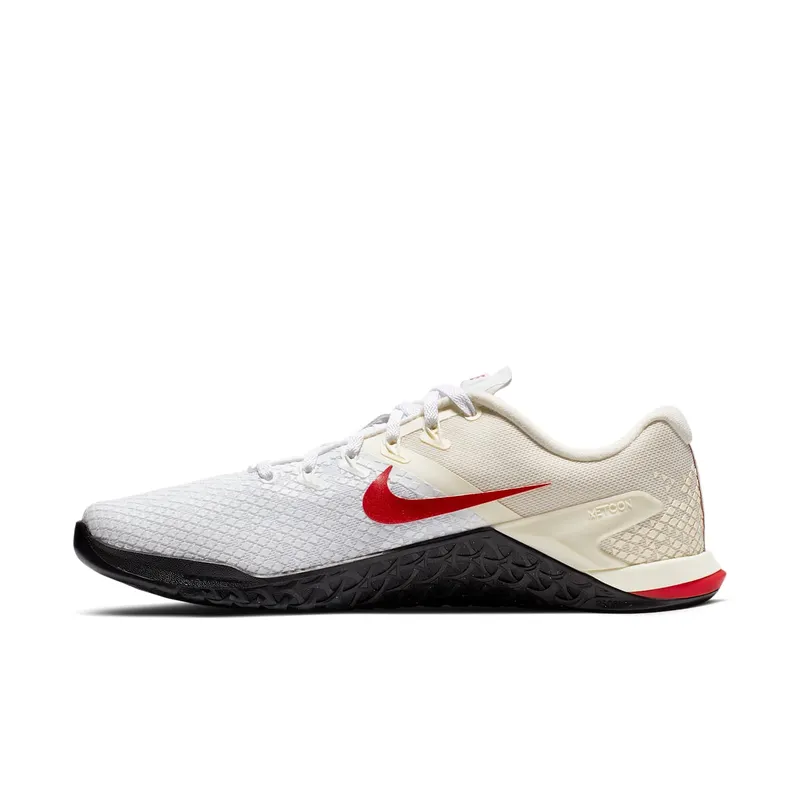 Nike Metcon 4 XD “Pale Ivory / White / Club Gold / Mystic Red” (BV1636-100)