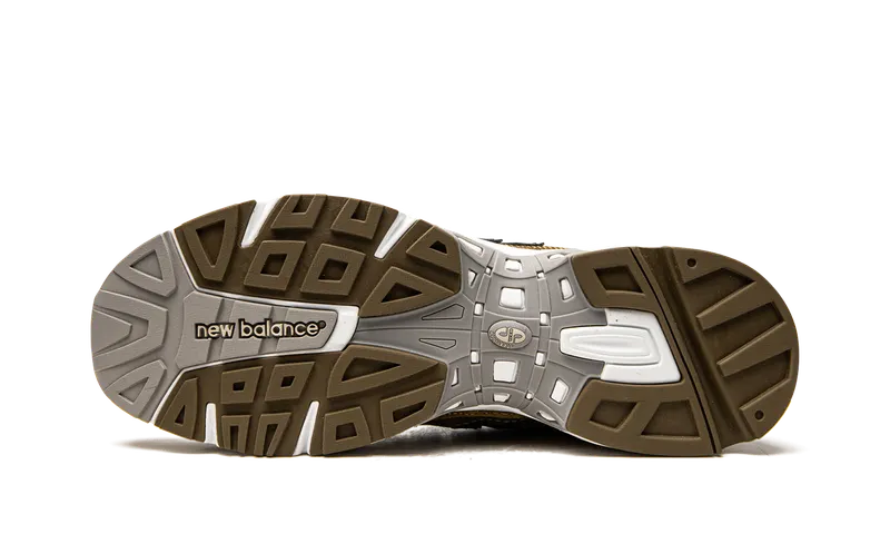 New Balance 827 “Thisisneverthat” (ML827KNT)