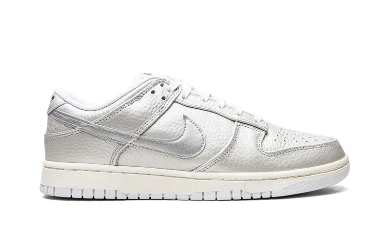 Nike Dunk Low “Metallic Silver” (DX3197-095)