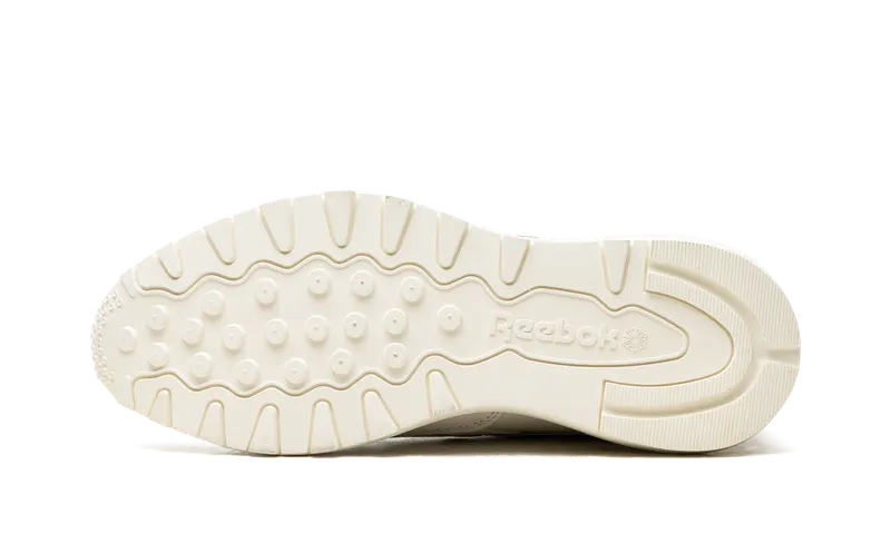 Reebok Classic Leather SP Shoes Chalk / Chalk / Glass Blue (GX8690)