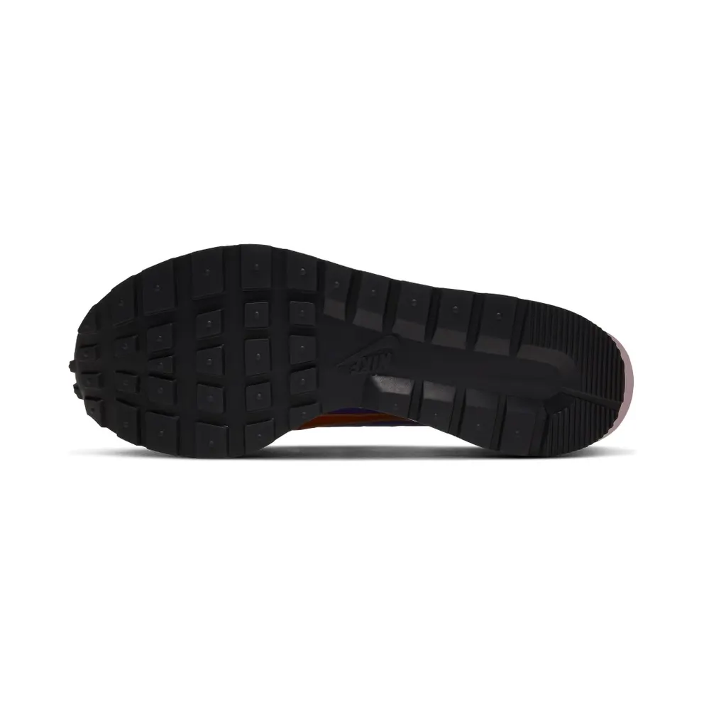 Nike x sacai Vaporwaffle Dark Iris (2021) – “Dark Iris / Campfire Orange / White” (DD1875-500)