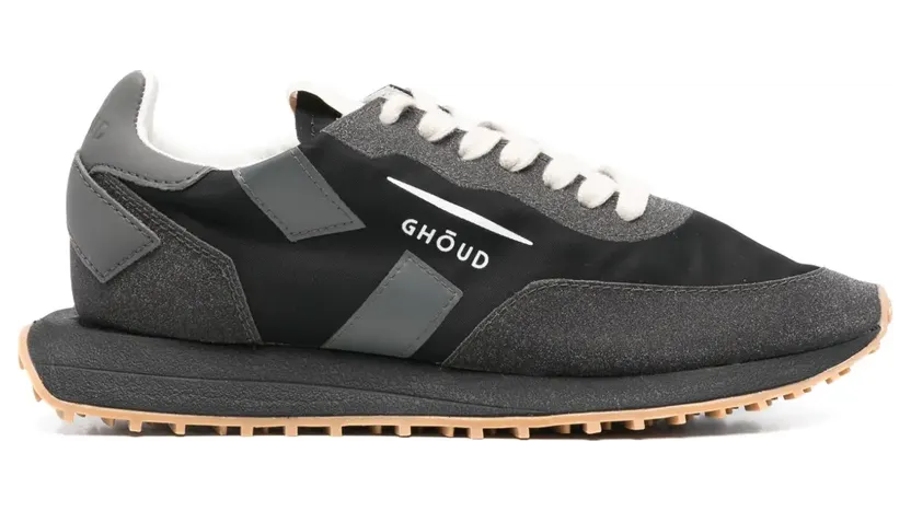 GHŌUD Sneakers met sterren – Zwart (SCLWSG09)
