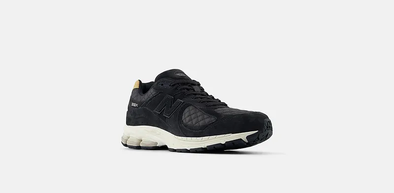 New Balance 2002R Quilted Black (M2002RPG)