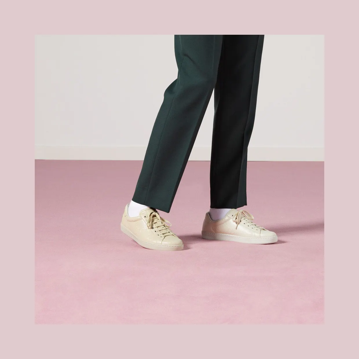 Gucci Ace Embossed GG (_625787 1XK10 9022) (3)