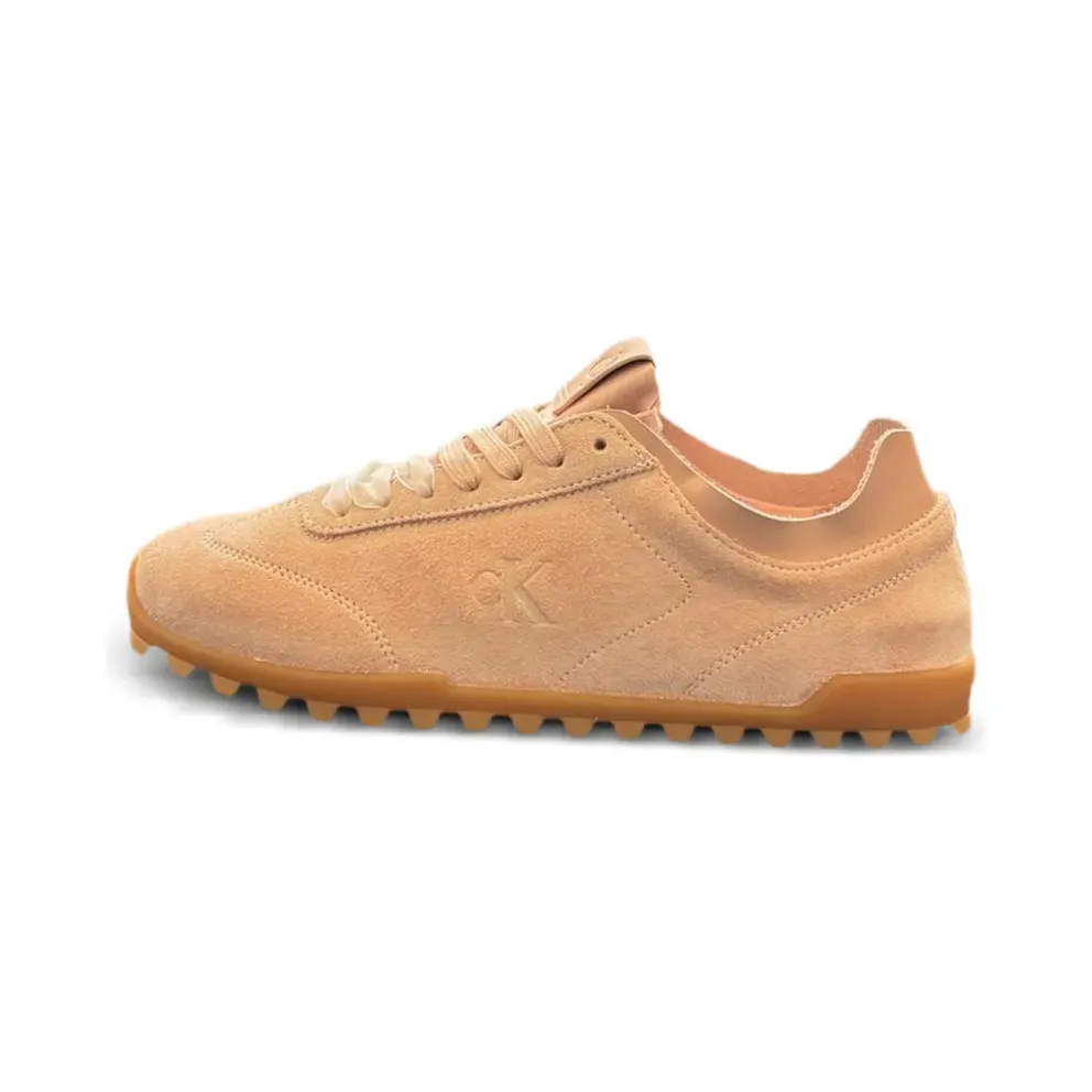Calvin Klein aus Wildleder mit Logo-Prägung – Nude (HW0HW03150TD8)
