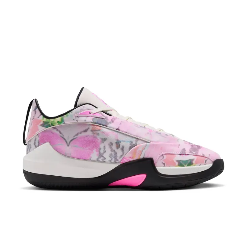 Jordan Triangle – NY vs. NY – “Sail / Black / Pink Beam” (IO3373-100)