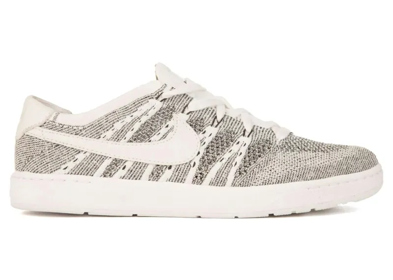 Nike Tennis Classic Ultra Flyknit White Black (830704-100)