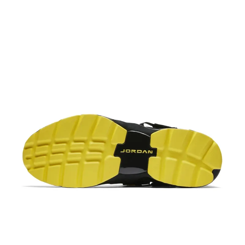 Jordan Trunner LX Thunder Black/Black-Opti Yellow (897992-031)