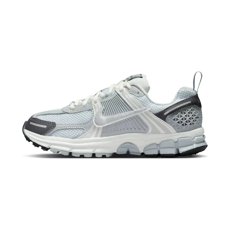 Nike Zoom Vomero 5 “Pure Platinum / Summit White / Dark Grey / Metallic Silver” (HF6998-008)