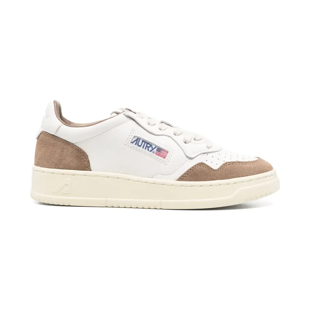Autry Medalist Low “White” (AULWGS43)
