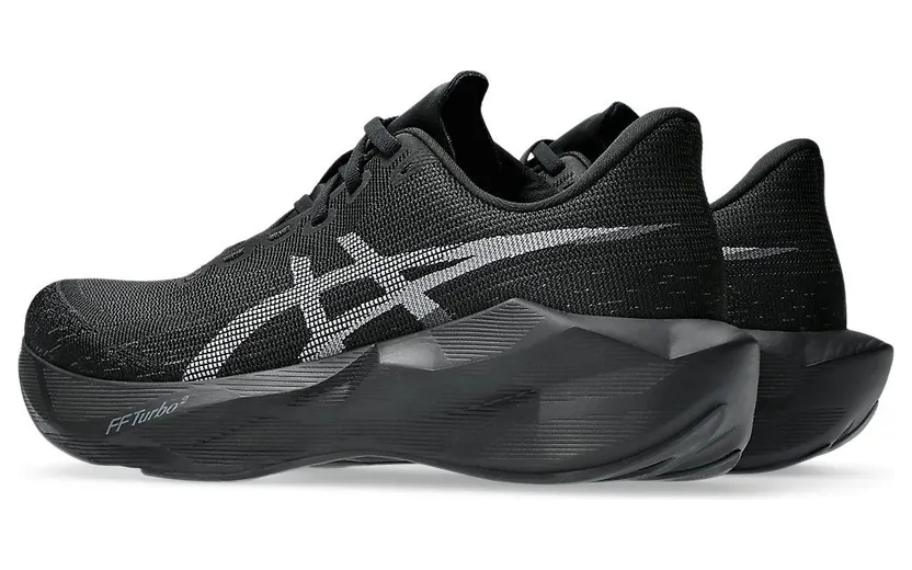 asics-novablast 1011C243-002