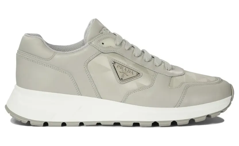Prada Sneakers mit Rautenmuster – Schwarz (2EE390FG0003LNW)