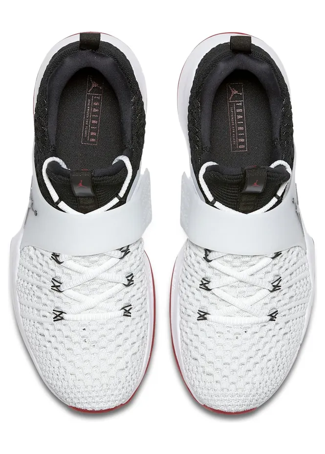 jordan-trainer 921210-101