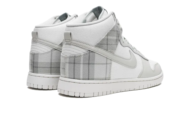 Nike Dunk High “Plaid – Summit White” (DV0826-100)
