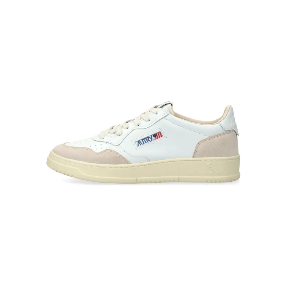 Autry Medalist Low White / White (AULWLS33)
