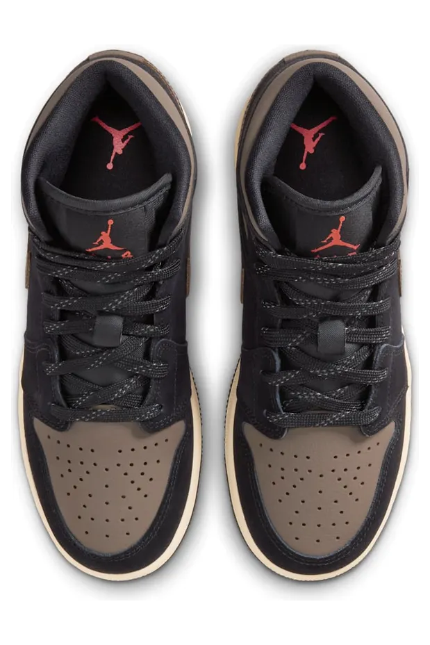 air-jordan-1 IB7053-002