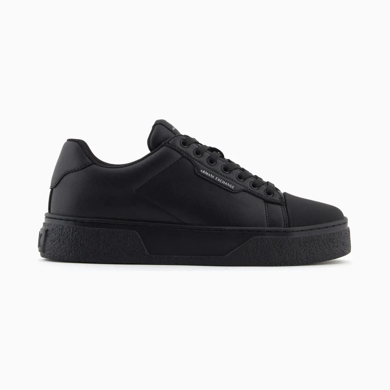 Armani Low-Top Sneakers In Smooth Leather With An Embossed Logo (XM001666-AF31308-UC001)