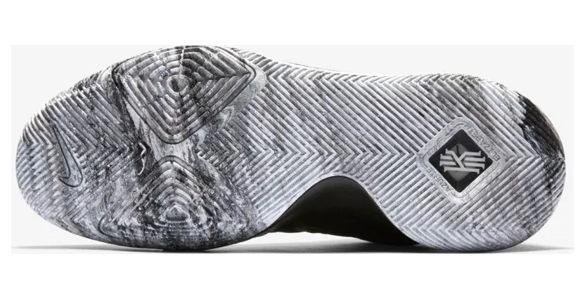 nike-kyrie-3 852415-001