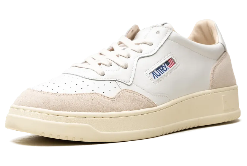 Autry Medalist Low White / White (AULMLS33) (3)