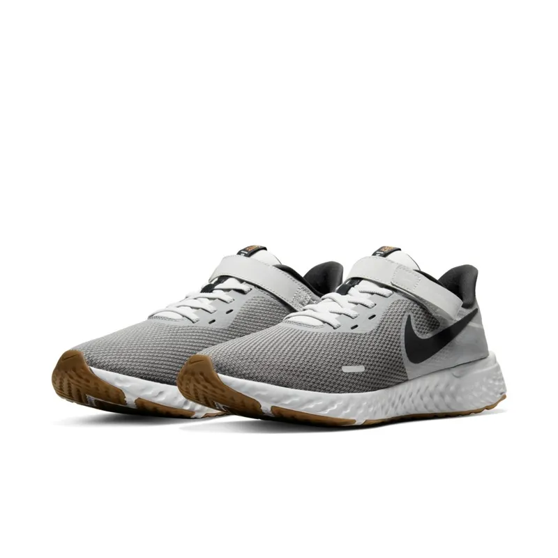 Nike  Revolution 5 FlyEase Smoke Grey Smoke Grey/Photon Dust-Metallic Copper-Dark Smoke Grey (BQ3211-002)
