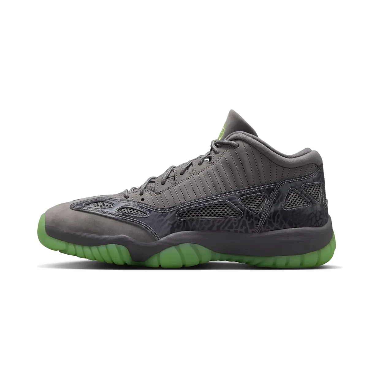 air-jordan-11 IR2368-001