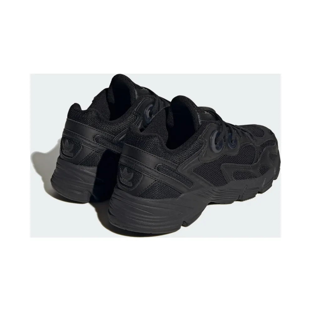 adidas Astir Core Black / Core Black / Core Black (IE9888)