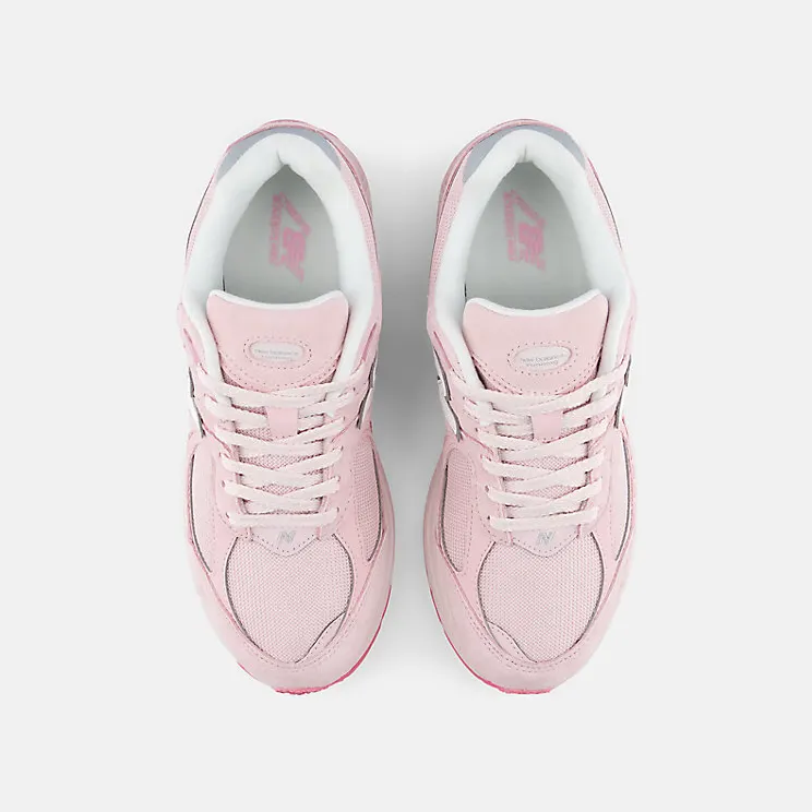 new-balance-2002r M2002RCR