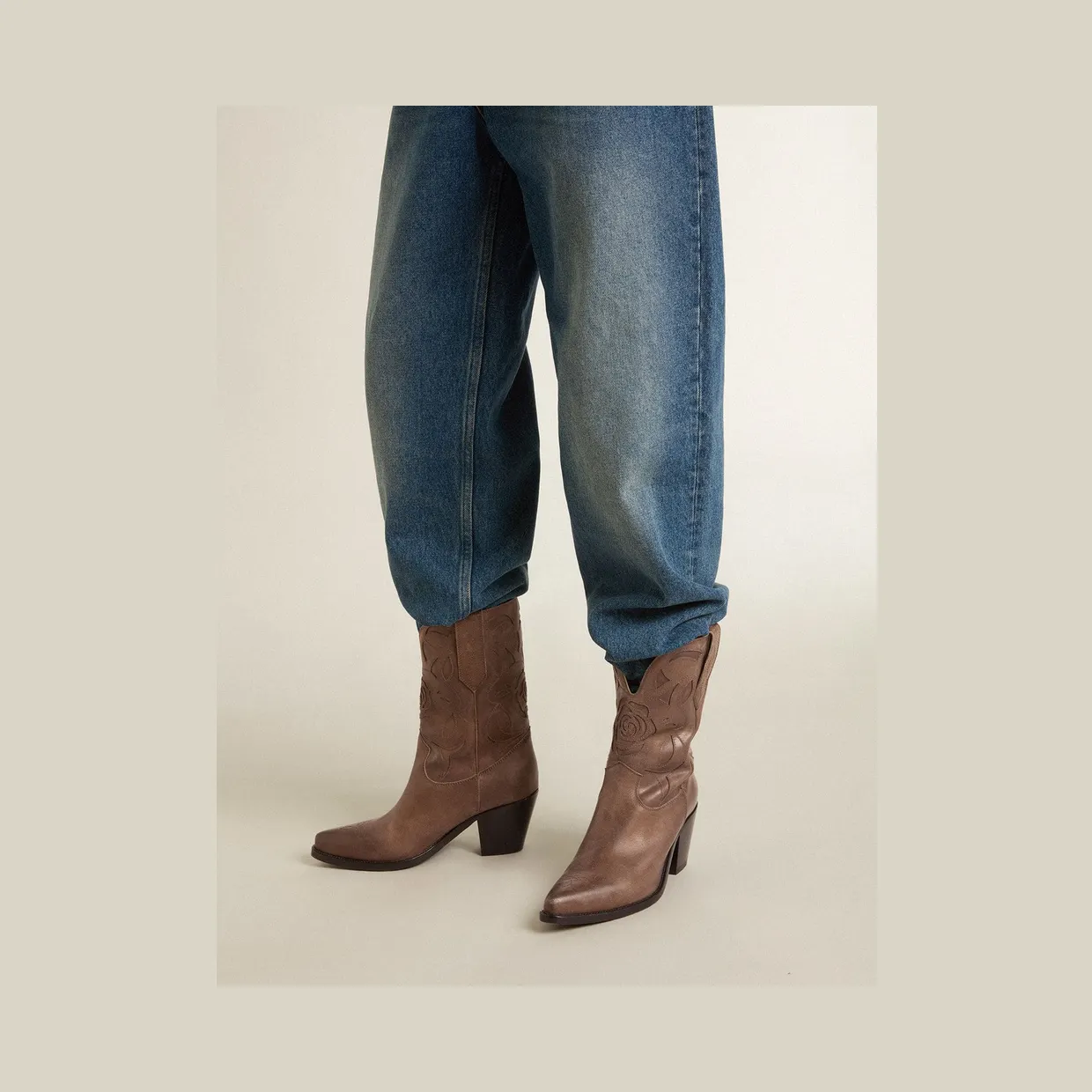 Golden Goose Wish Star Boots In Dove-Gray Leather With Tone-On-Tone Inlay Details (GWF00939.F007607.55356) (3)