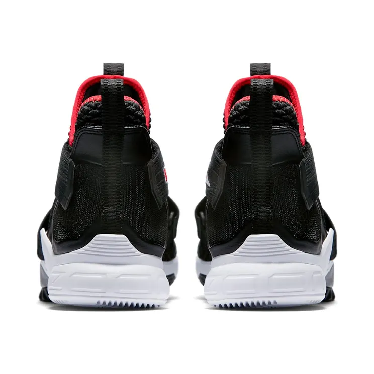 nike-lebron AO2609-001
