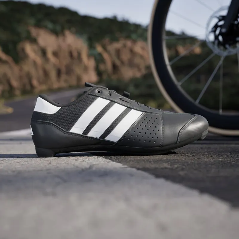 Adidas Heritage Road Cycling Shoes Core Black / Cloud White / Cloud White (IH5220)