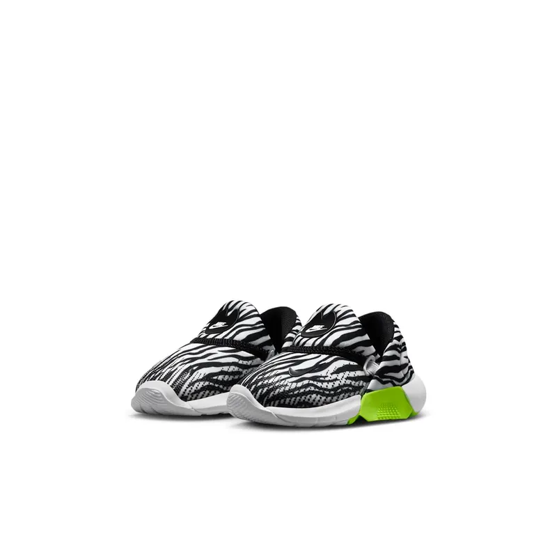 Nike Swoosh Go “White / Volt / Black” (IV5719-100)