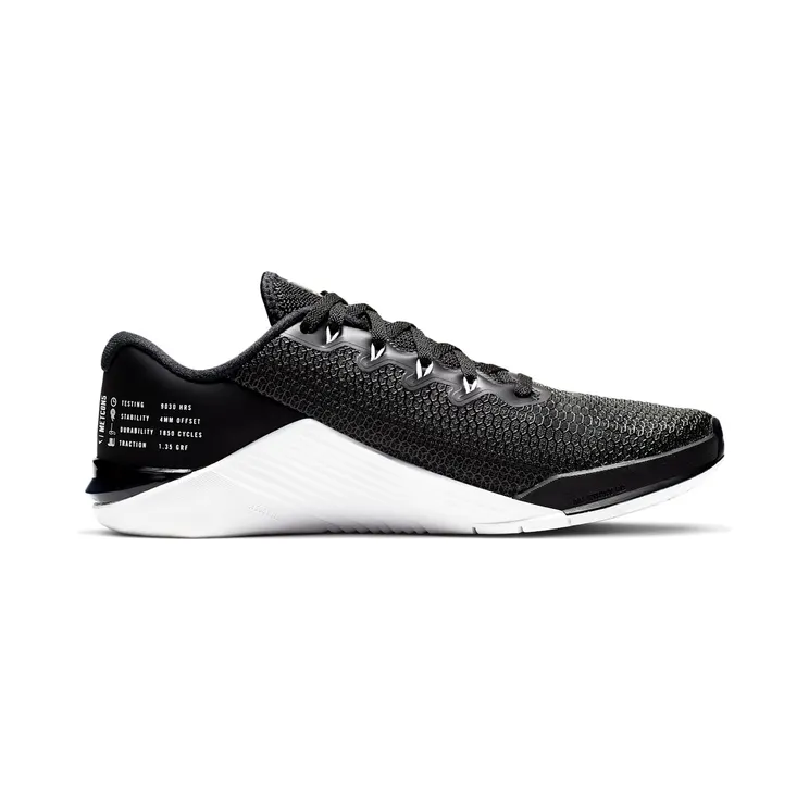 nike-metcon AO2982-010