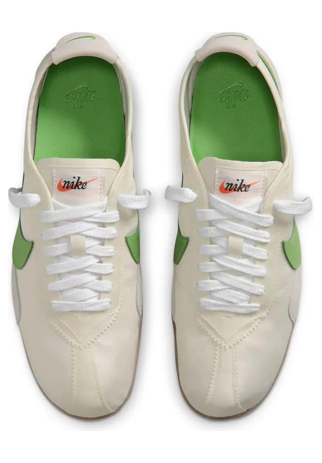 nike-moon-shoe II0407-102