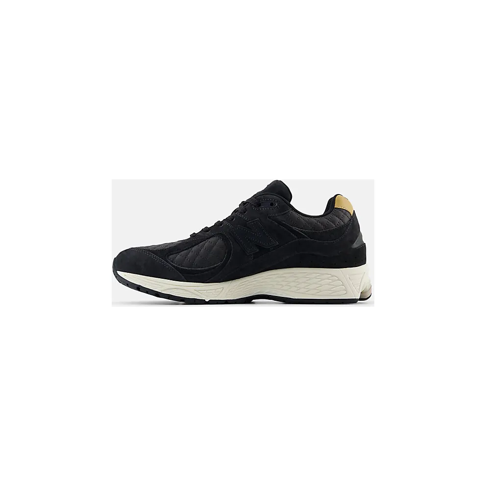 New Balance 2002R Quilted Black (M2002RPG)