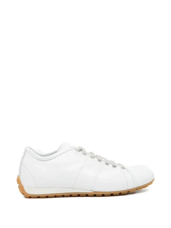 Sofie D’hoore Flint with veters – White