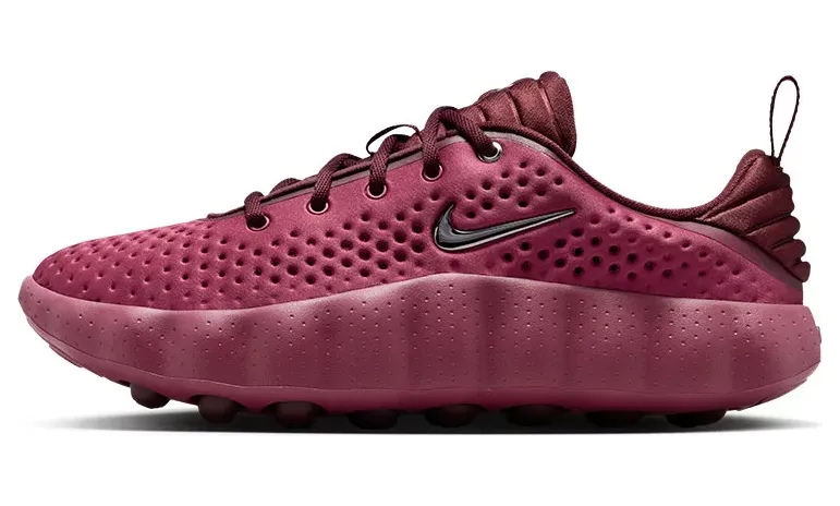 Nike Mind 002 “Pink Smoke” (HQ4310-600) — Nikes vreemdste experiment in zachtroze