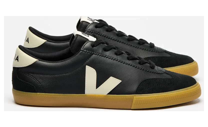 Veja Volley Black Pierre Zwart